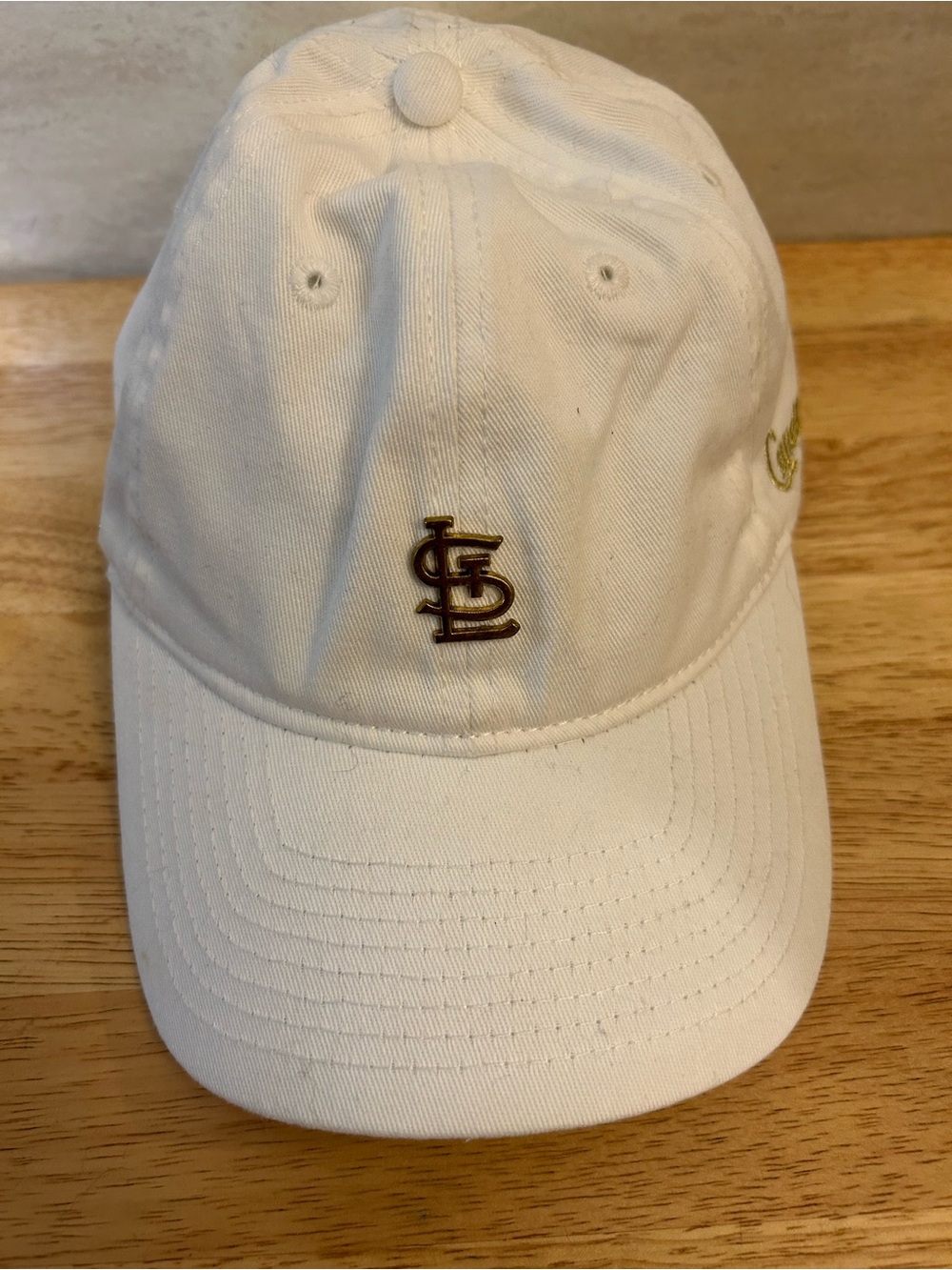 St. Louis Cardinals White
Baseball Cap Gold Metallic Logo.